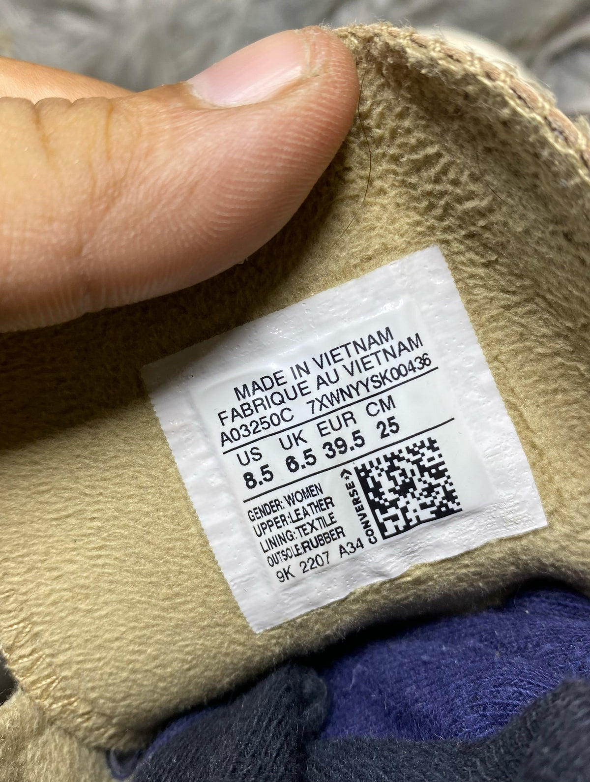 Converse High Top (39.5)