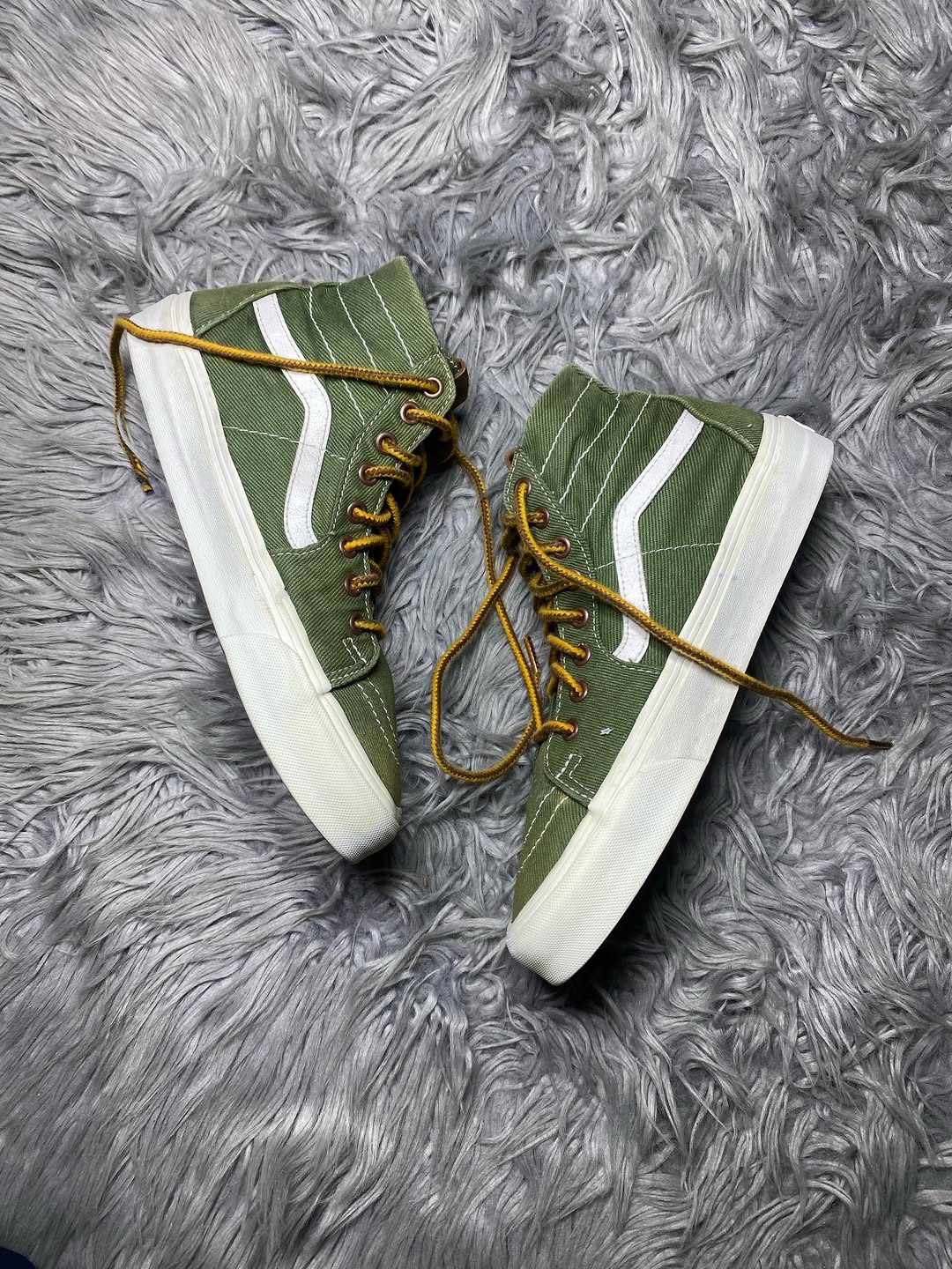 Vans High Top (40.5)