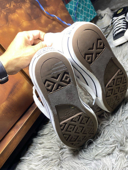 Converse High Top (41.5)