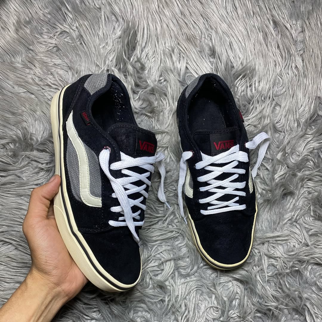 Vans Low Top (40)
