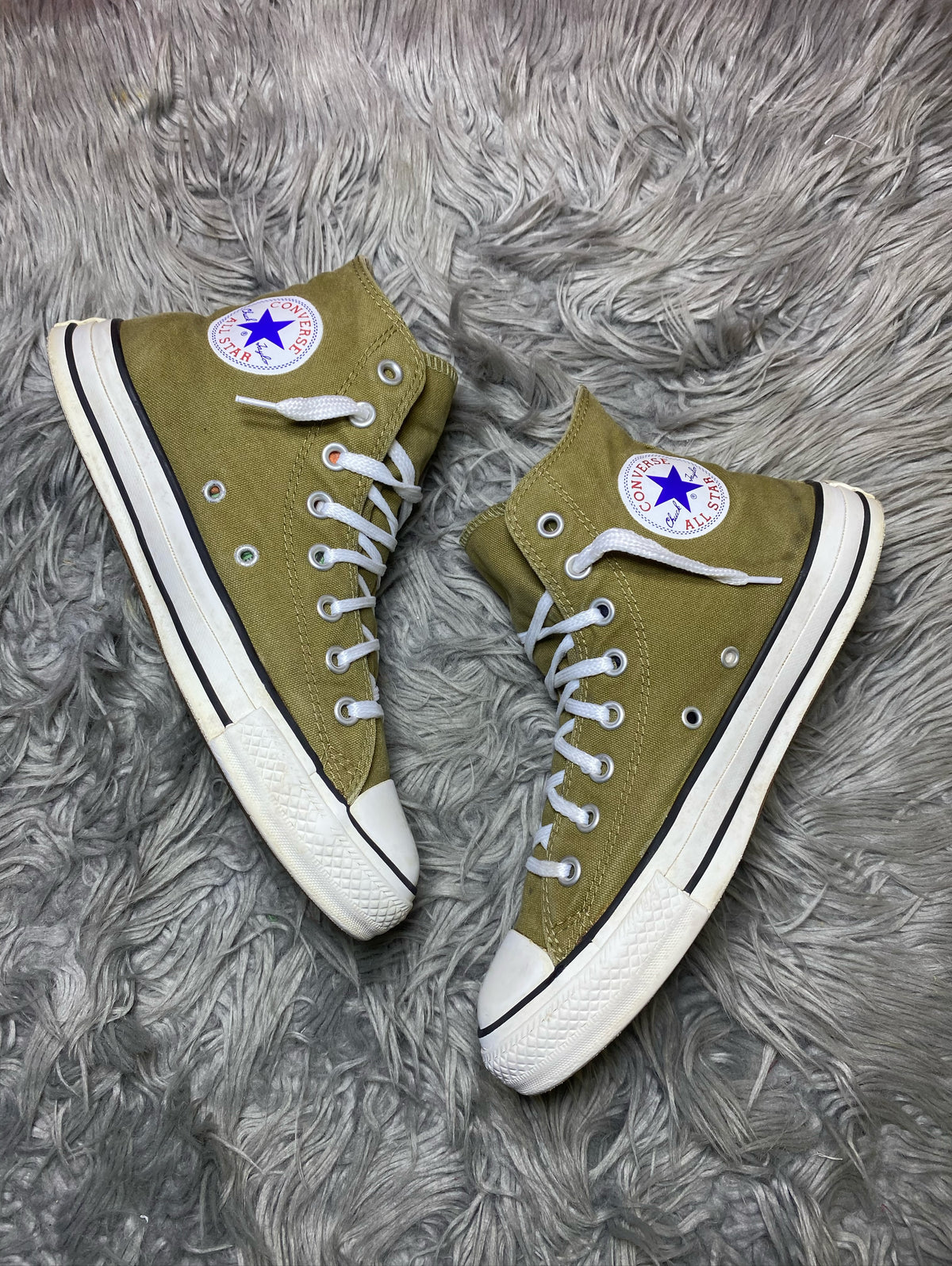 Converse High Top (41.5)