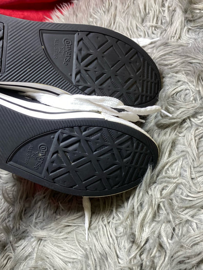 Converse Low Top (38.5)