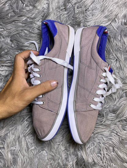 HILFIGER SHOES SIZE (42)