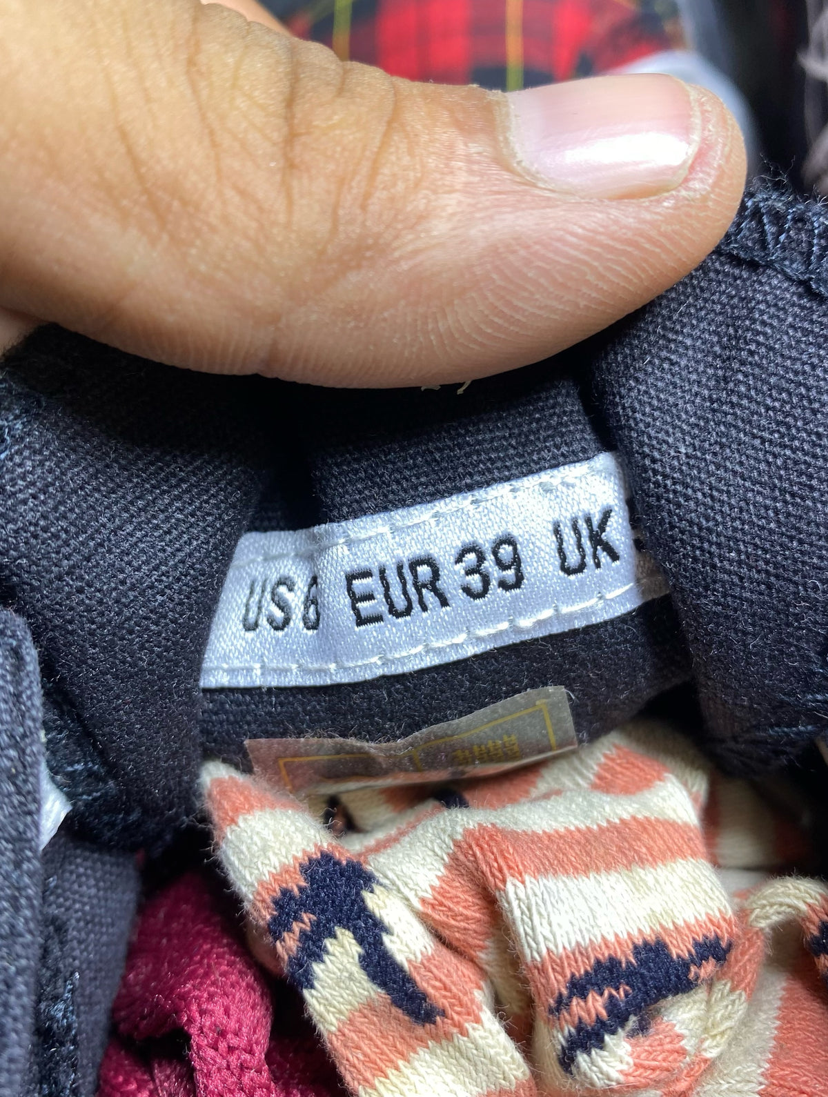 EMP SHOES SIZE (39)