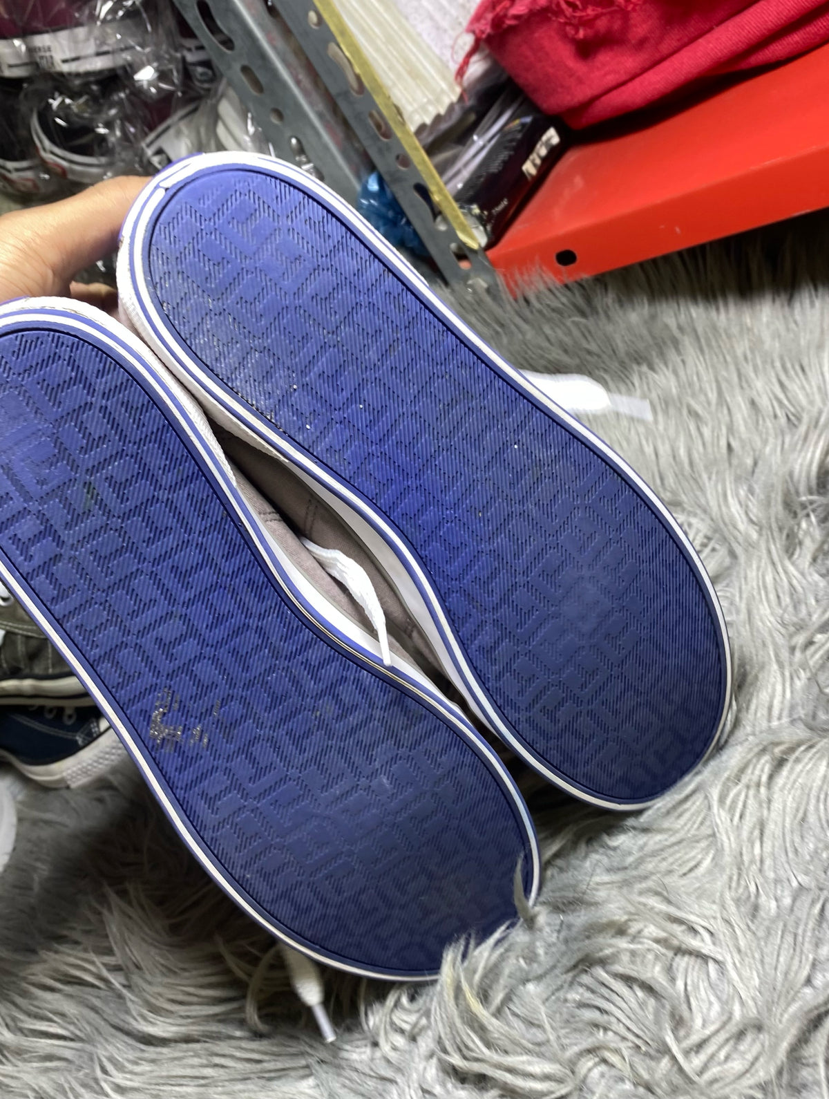 HILFIGER SHOES SIZE (42)